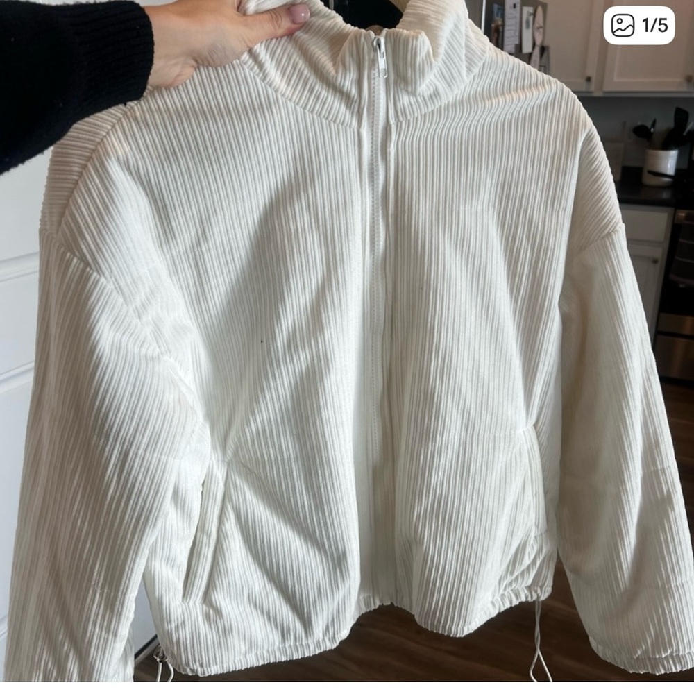 Women's White Puffer Jacket - Picture 2 of 2